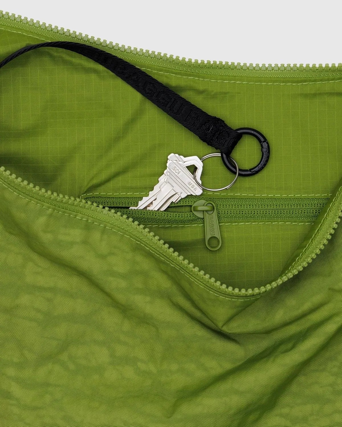 BAGGU Large Nylon Crescent Bag