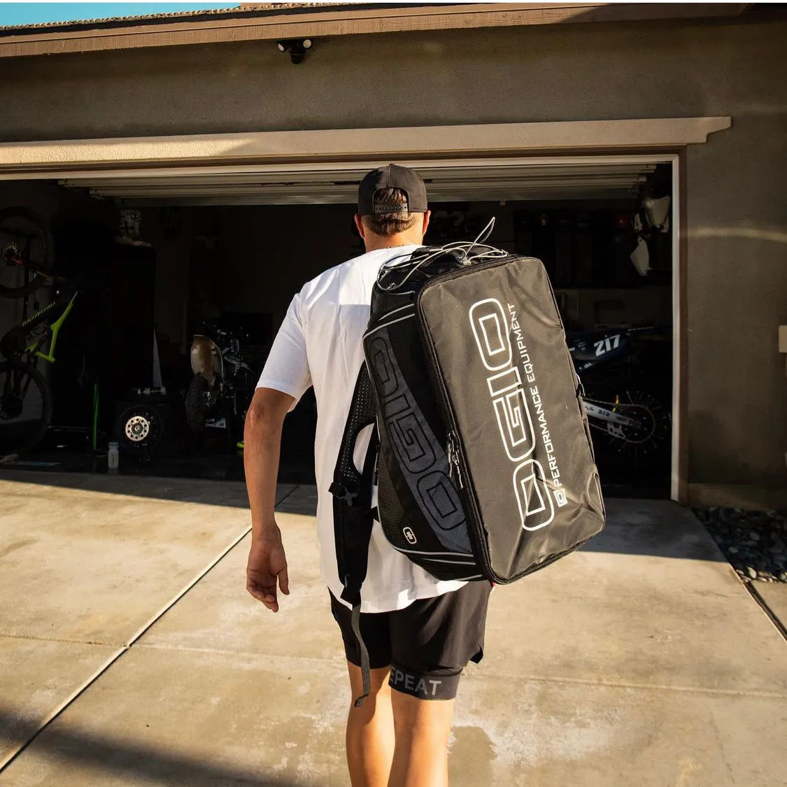 GRAVITY DUFFEL