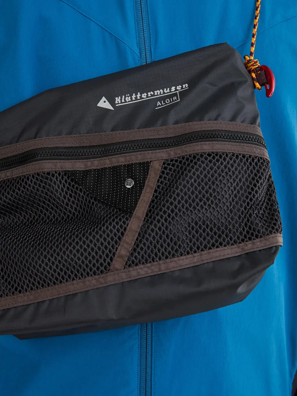 Klättermusen: Algir Accessory Bag Large - Raven