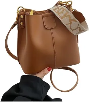 Stylish Crossbody Bag with Adjustable Shoulder Strap - Large Capacity and Exquisite Hardware (Brown)