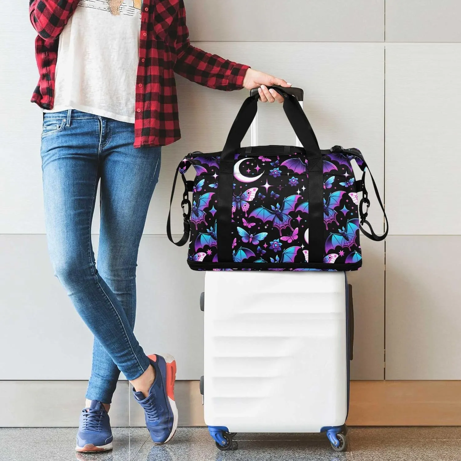 Travel Duffel Tote Bag Neon Purple and Bats Stars and Moons Sports Duffel Bag with Wet Pocket Weekender Overnight Bag for Women Men Gym Bag, Carry On Bag Hospital Bag for Labor and Delivery