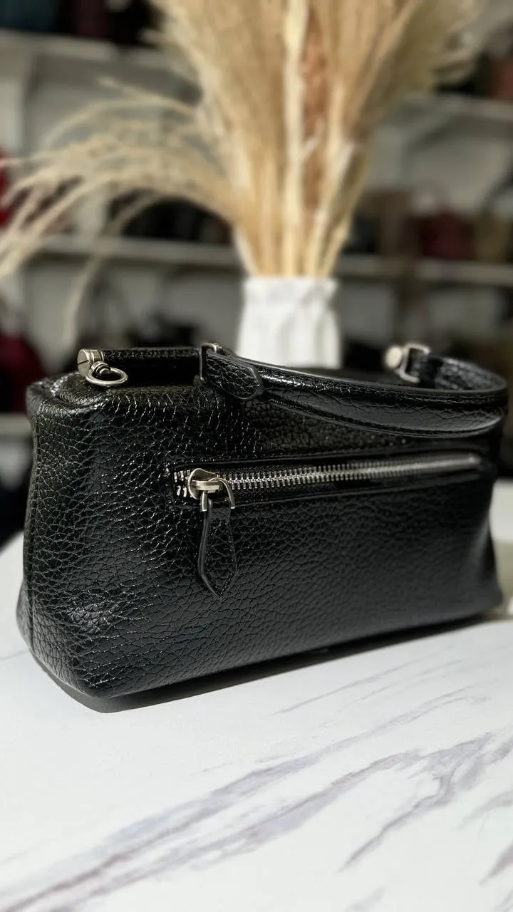 Urban Chic – Stylish Eco-Leather Bag with a Long Strap